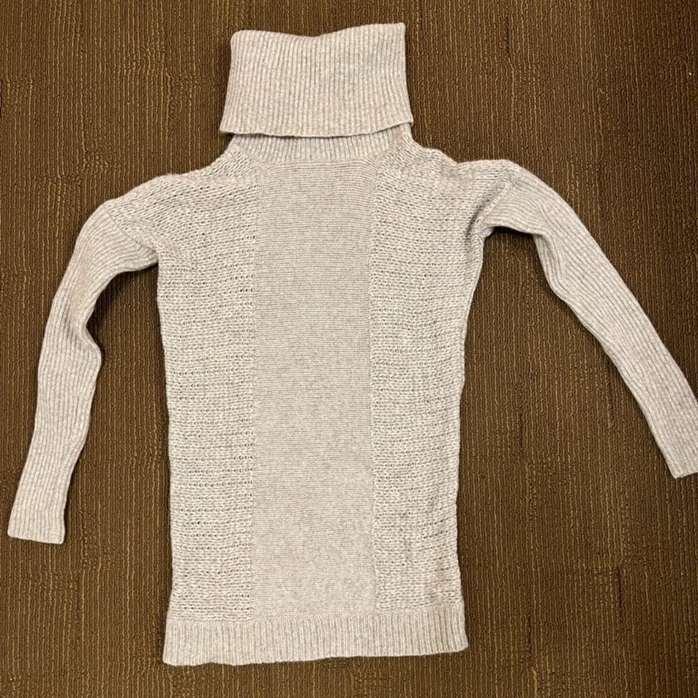 Theory cashmere turtleneck sweater